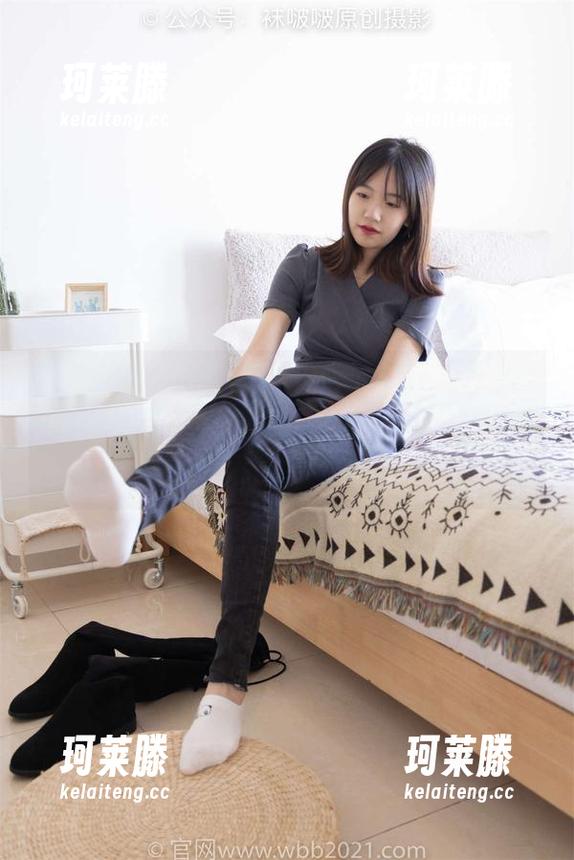 BoBoSocks袜啵啵-小甜豆 BoBoSocks袜啵啵 - 精选写真,跟着小甜豆一起踩高跟凉鞋,感受‘高’处不胜寒!