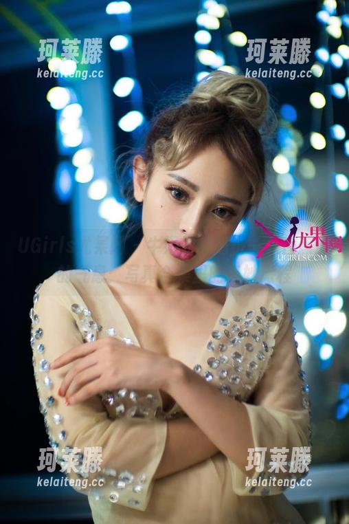 UGirls尤果网 - 牛奶的味道，一只香蕉船的气息：写真合集里的奇妙旅程