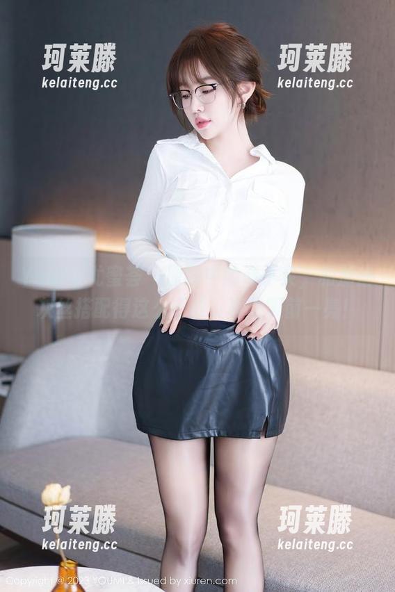 YouMi尤蜜荟 - 原图中的谭小灵，和那些灰丝搭配得这么巧妙，真是眼前一亮！