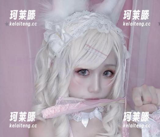 一笑芳香沁 最新写真:一笑芳香沁的旗袍秀场,我已经感受到一阵浓浓的香气了!