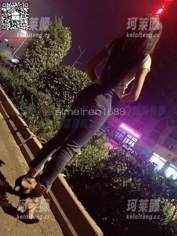 微密圈 - 丝月神的私房写真：白丝筒与黑色网漆皮高跟尽显性感