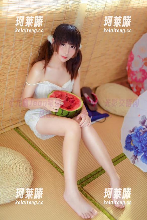 《九曲Jean穹妹》高清作品：光影交错间，总让人忍不住多看几眼。