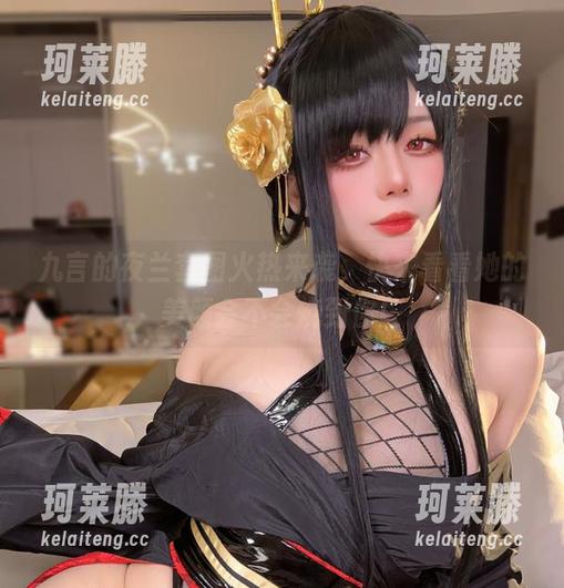 九言的夜兰套图火热来袭，快来看看她的美颜会不会烧到你！