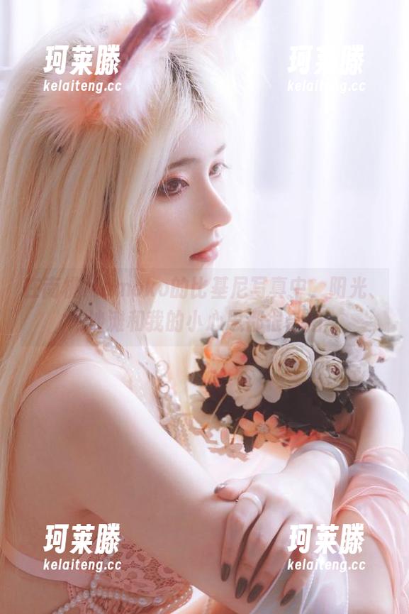 在南桃Momoko的比基尼写真中，阳光、沙滩和我的小心思都很合拍