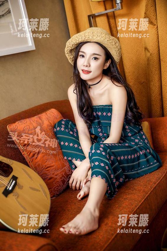 头条女神-刘瑾希 头条女神 - 学姐刘瑾希的私房美图,简直让人心动不已!