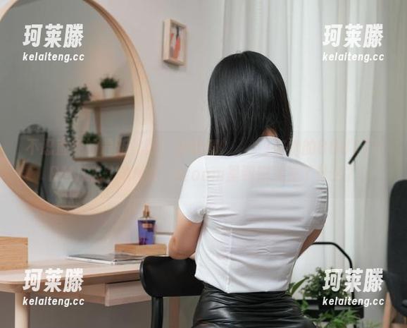 不忍直视的最新美图：宋哈娜(송하나)在她的BBUTTERMILK-HANA’sroom里到底发生了什么？