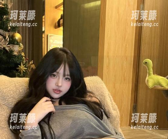 微密圈 - 小优优子职业装来袭！原图有点辣，更新居然夸张到极点！