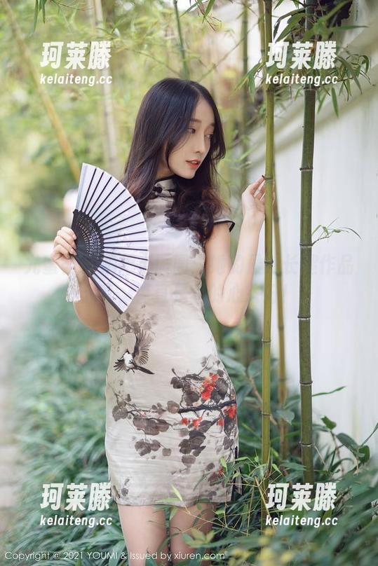 尤蜜荟 - 奶瓶土肥圆：她的最新长腿作品分享，简直是我的心头好！