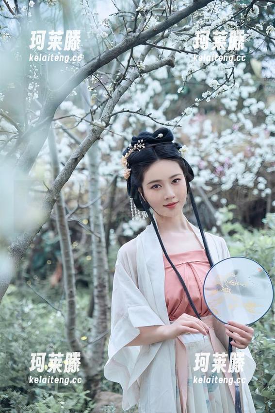 年年Nnian 写真的力量:年年Nnian日出,观众们准备好为我喝彩了吗?