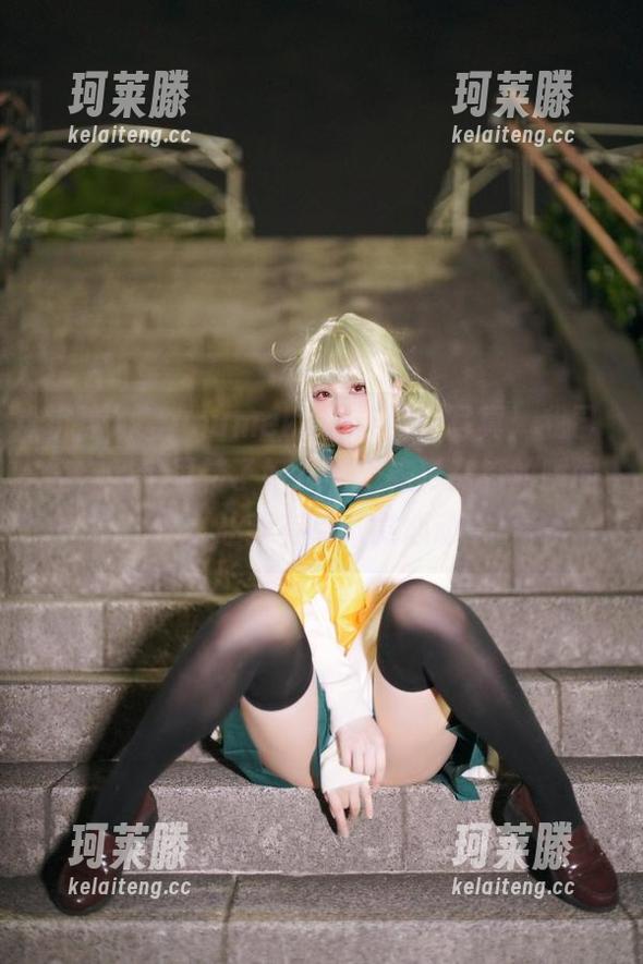 幼爱youmeko 沉迷幼爱youmeko的连体衣写真:我已经在网盘里转了好几圈,光影交错的瞬间,让我有点微微心动