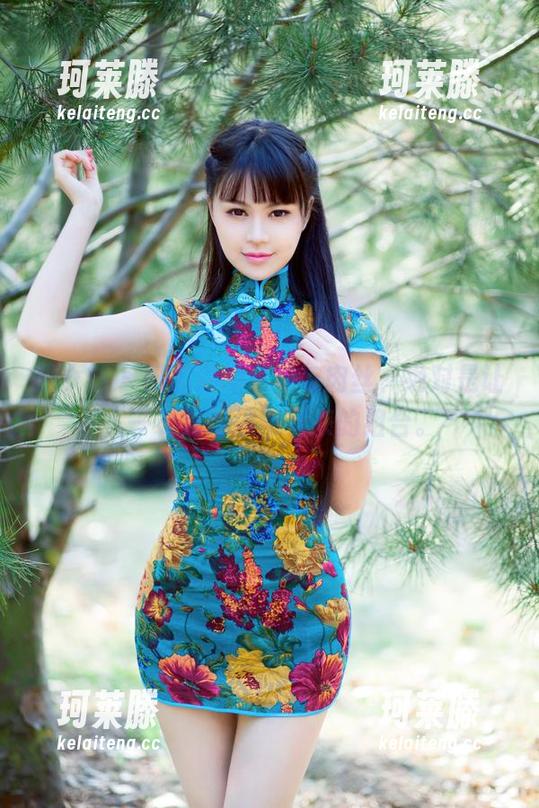 推女郎 - 田芯娜的私拍与肉丝，绝对是让人一看到就停不下来的组合。