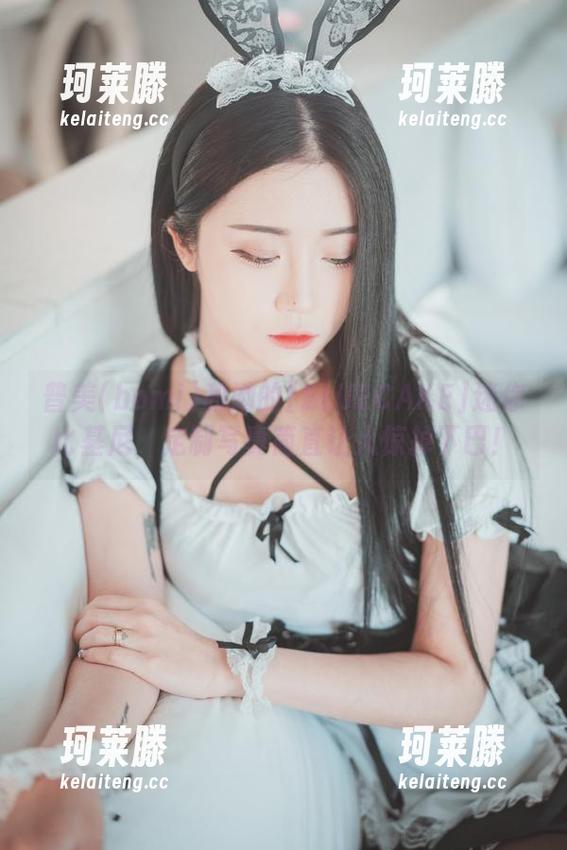 普美(bomi)和她的[BLUECAKE]迷你比基尼，定制写真简直让人惊掉下巴！