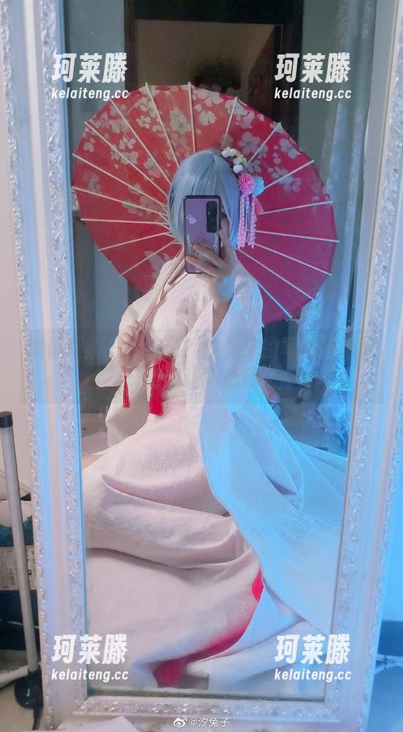 汐兔子 谁说眼镜只能装逼?汐兔子的写真壁纸好看到让人心动