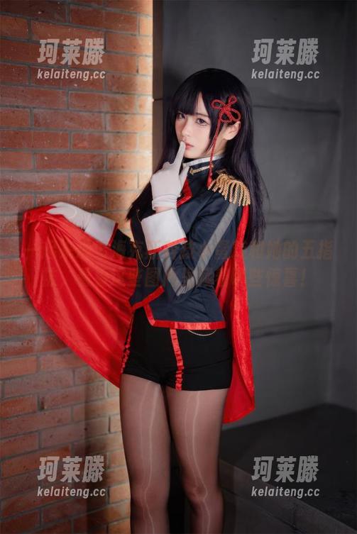 一起来观看海克斯科技小蛋糕和她的五指袜，看看这些图片里藏着哪些惊喜！
