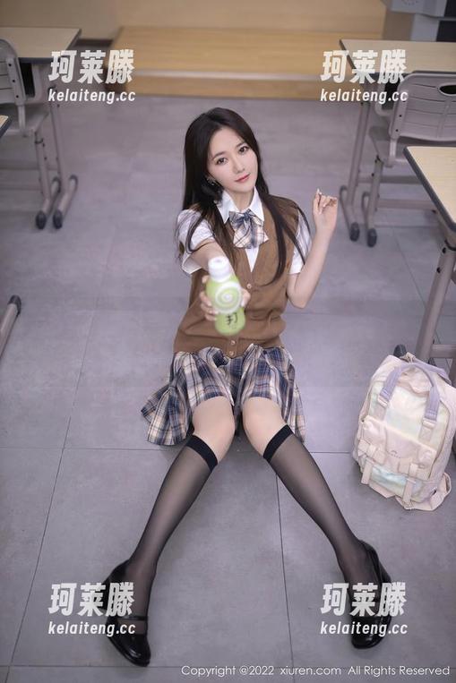 秀人网-月野兔美妞 秀人网 - 月野兔美妞的长腿特辑,免费图包,腿长就是任性!