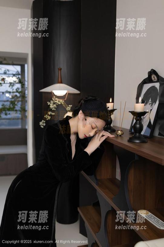 秀人网-璀灿 秀人网 - 精选图包:当璀灿遇上女孩,魔法就在眼前!