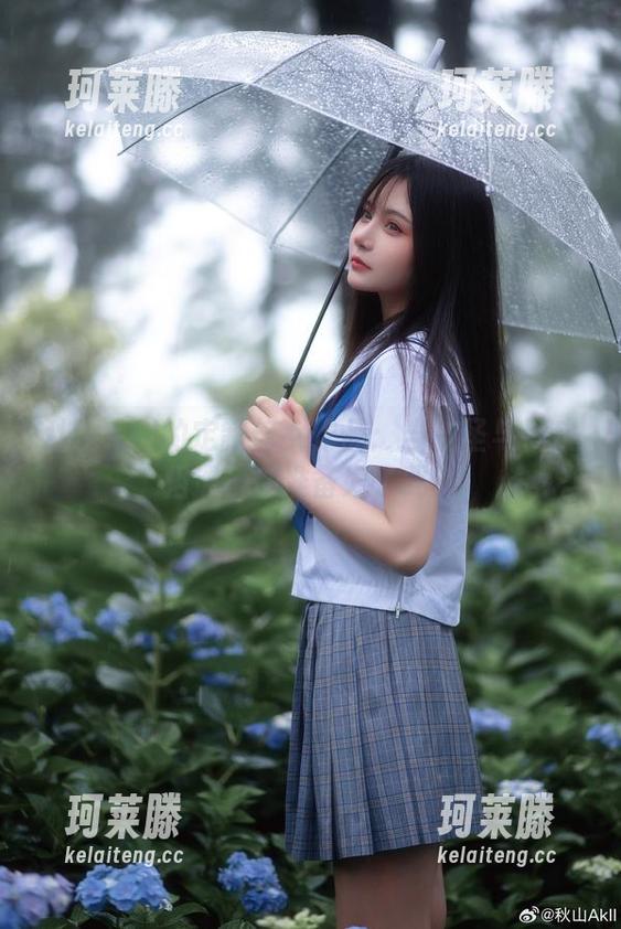 秋山AkI 秋山AkI的定制修女作品:当神圣与俏皮相遇,你准备好了吗?