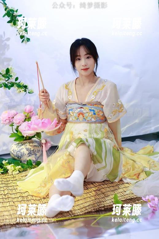 绮梦摄影 - 抓住婷婷，校服照和免费的照片一网打尽！
