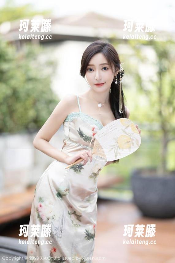语画界 - 不得不说，黄乐然泳池照片里的阳光，照得我心都暖了。