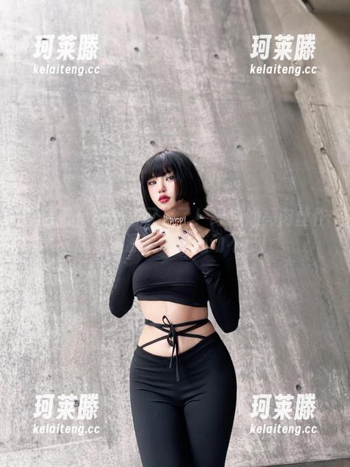 微密圈 - 陈佩奇又来了！绿纱油亮肉丝作品，资源真让人心动不已！