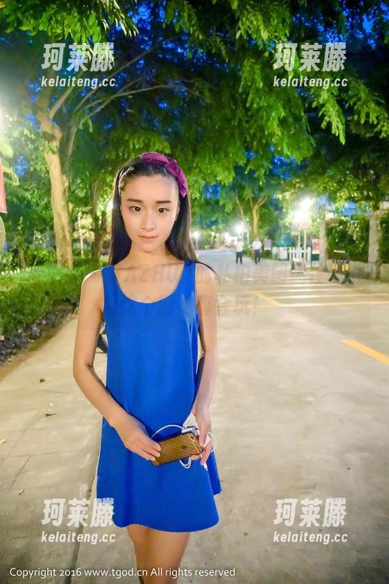 青豆客-AZHUA 青豆客 - 被AZHUA的私拍美图迷住了,这个厨娘真会玩!