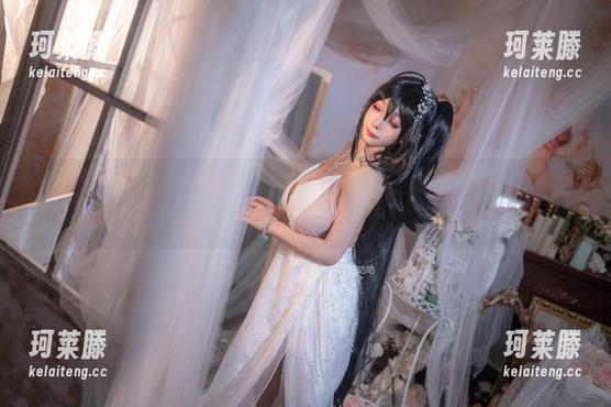 行走在办公室里的韶陌陌：最新写真集带你探究办公室里的小确幸和八卦！